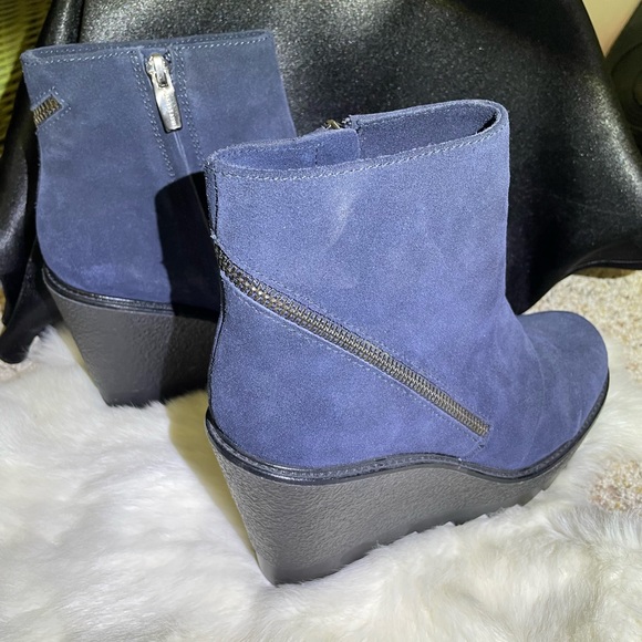 Vince Camuto Navy Wedge Bootie - Picture 3 of 3